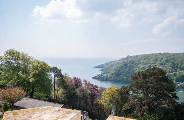 Hawkins Superior Apartment with Sea View - 2 Bed
