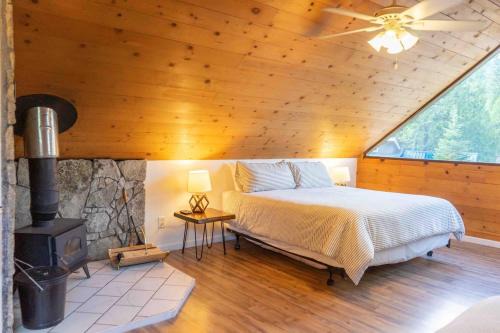 Hawks Nest- Perfect Getaway In Shaver Lake