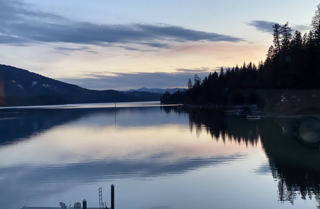 Hayden Lake Waterfront Home W/Boat Dock, across from sand bar! (No WiFi)