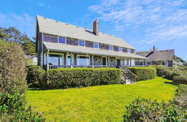 Haystack Close North - Beachfront! - Beachcomber Vacation Homes