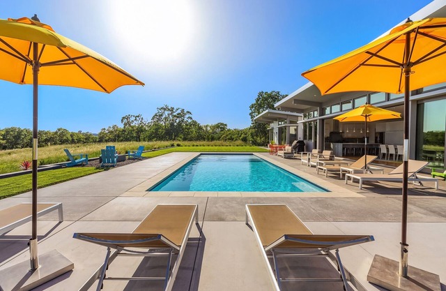 Healdsburg, CA Amazing Resort-like Estate Healdsburg - 4BD/3BA