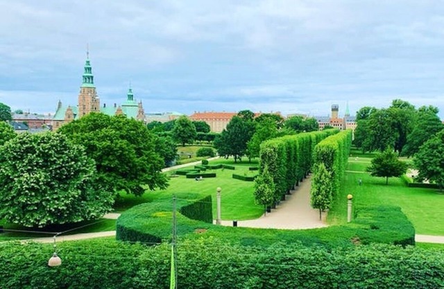 Heart of Copenhagen - view to Kings Garden & access to Rooftop - total renovated