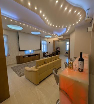 Heart Of Downtown Budapest Luxury Condo, Private Spa, Home Cinema, Patio