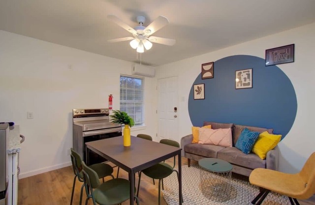Heart of Houston - 2-BD/1-BA w Kids Playground