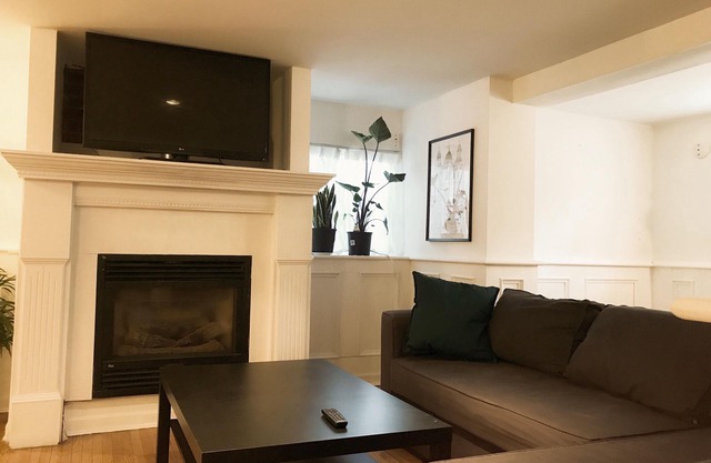 heart of Kitsilano area, 5 mins walk to kits beach
