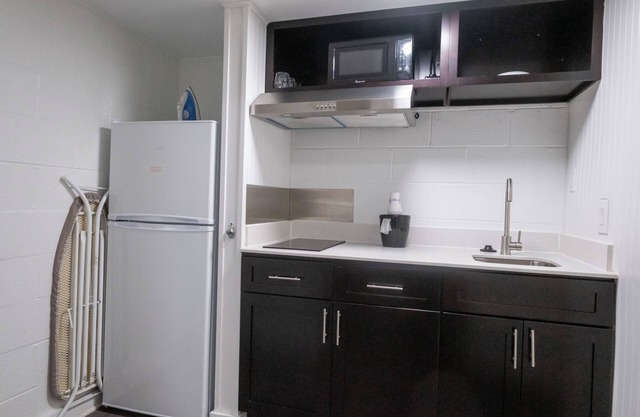 Heart of Manteo Motor Lodge
