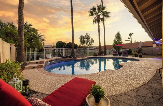 Heated Pool 3BR Arrowhead Ranch Glendale