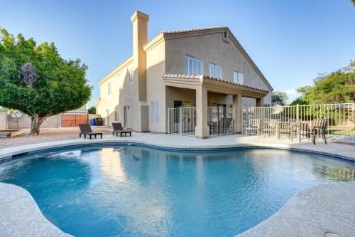 Heated Pool and Fire Pit Family Home in Chandler