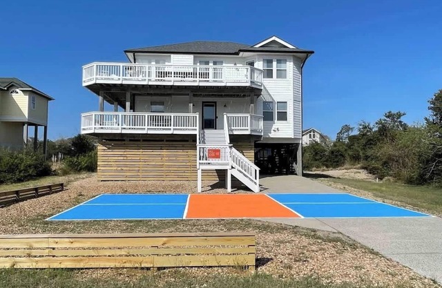 Heated Pool, Hot Tub, 5 Min Walk to Beach