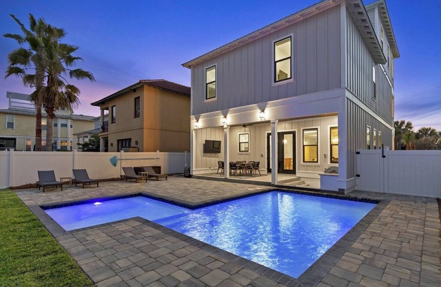 Heated Pool, LSV, Steps to Beach! - Salty Sisters