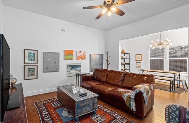 Heights Home Nr DT + Washington | Desk Yard BBQ