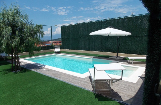 Helios Residence (Villa with private pool)