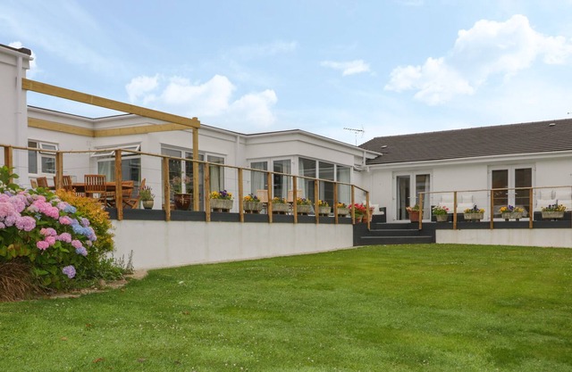 HELYK LOWARTH, family friendly, with open fire in Quintrell Downs