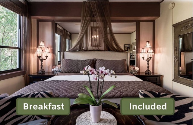 🌴 Hemingway Garden Palm Beach Island 🌴 FREE Valet Parking 🌴 Breakfast 🌴 Pool