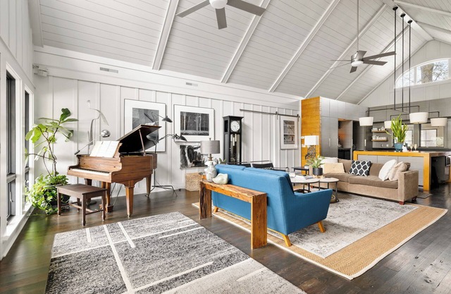 Hemingway | Jungle Hideaway
