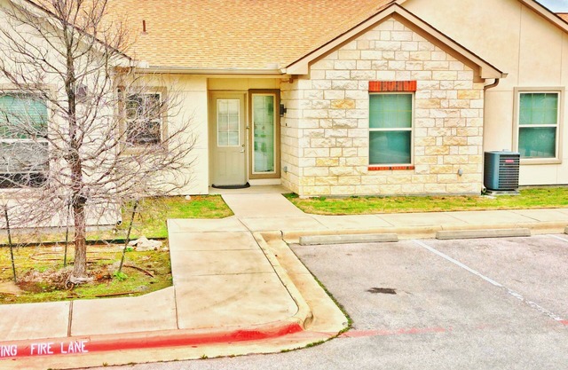 Henna2BD2B Condo Pool Furnished