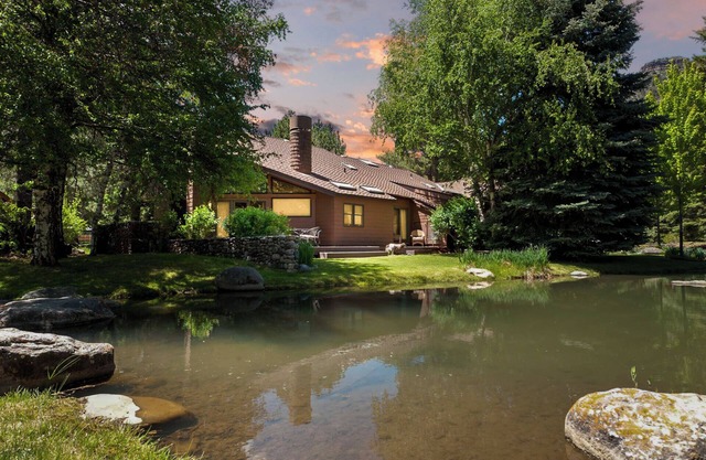 Hermosa Haven | Red Cliff & Pond Views, Garage, Tennis