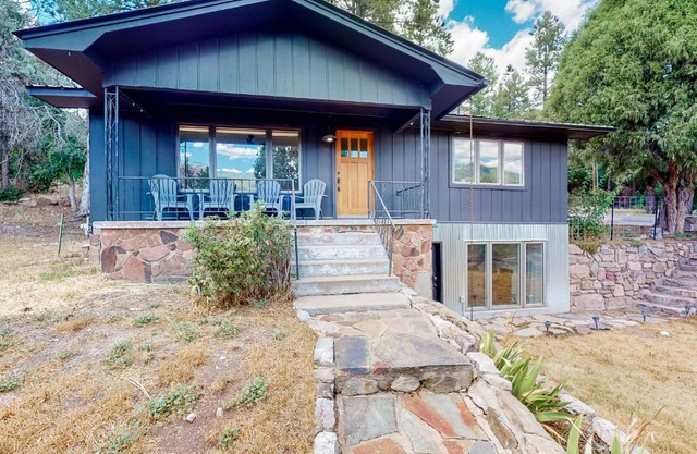 Hermosa Hideaway