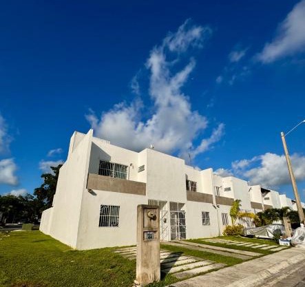 Hermosa y cómoda casa con alberca compartida en Puerto Morelos