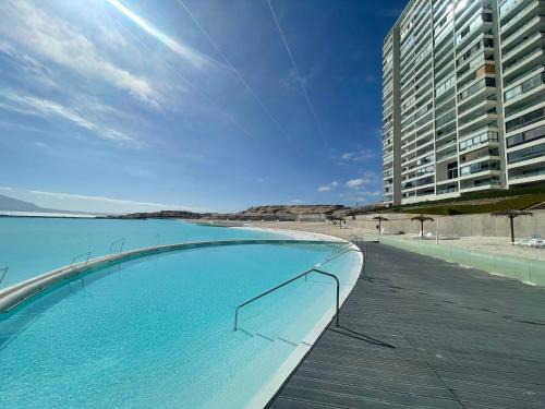 Hermoso departamento con laguna navegable