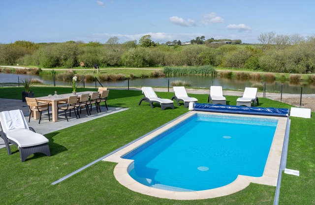 Herons for 12 Private Pool,hot tub,sauna,cinema