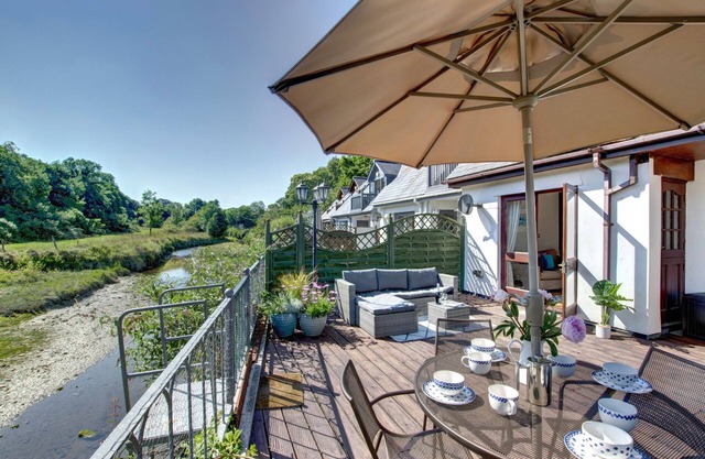 Heylyn - Two Bedroom House, Sleeps 4