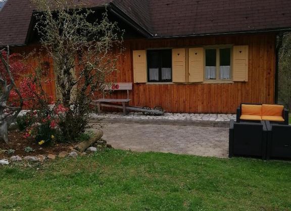Hiša pod Rogatcem