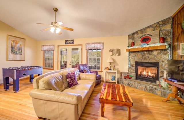 Hibernation Station – One Level Cabin Ideal for Family Vacations