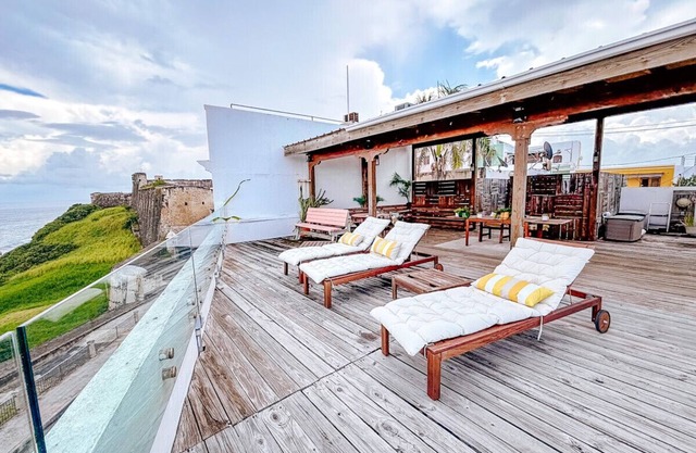 Hiddem Gem w/Ocean View & Rooftop @ Old San Juan