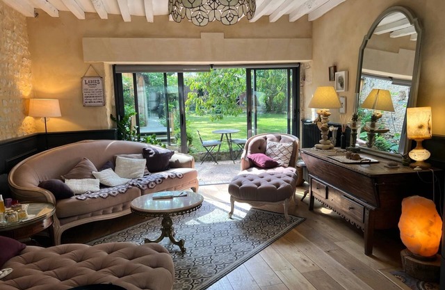 Hidden gem in Bayeux : 3 bedrooms, backyard and spa - king and queen size beds