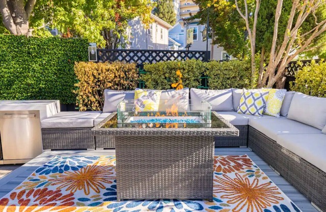 Hidden Gem - Luxury Living - Walk Everywhere