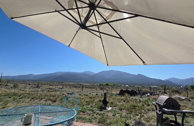 Hidden Haven: Open Concept Inside, Dramatic Views Outside