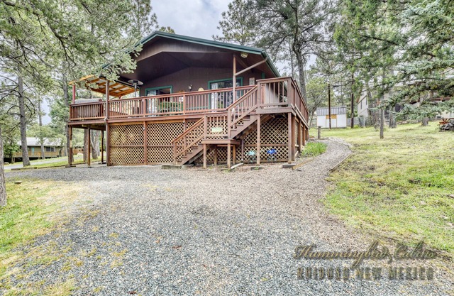 Hidden Treasure: 'Secret Goldmine!' with hot tub. Pet friendly. Wi-Fi. Fireplace.