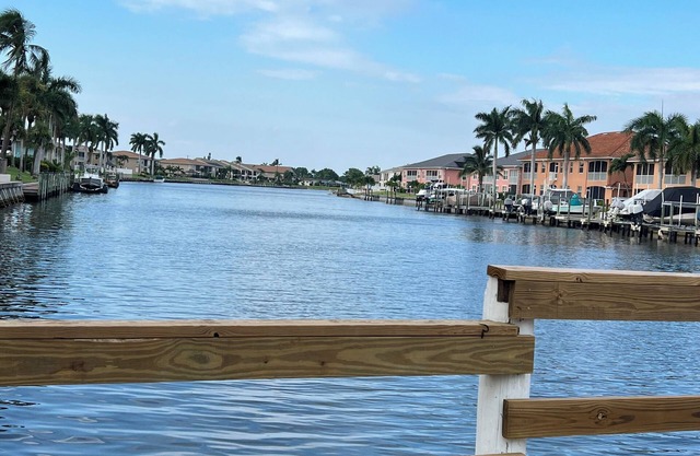 Hideaway Waterfront Resort