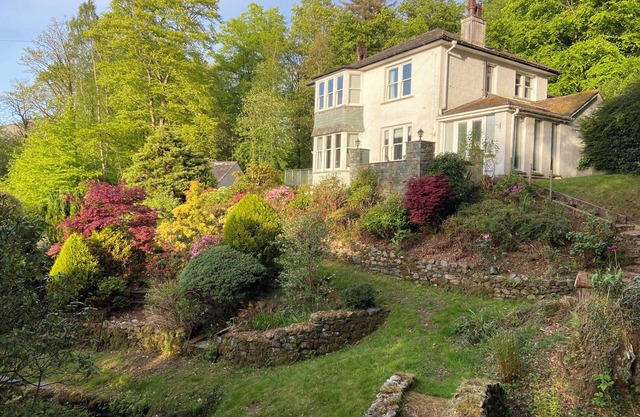 HIGH CROSS, pet friendly, character holiday cottage in Keswick