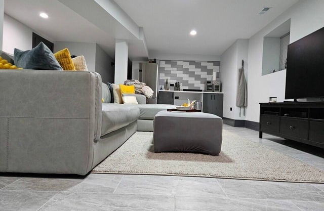High-end 2Bdrm Garden Apt. Where Comfort Meets Style