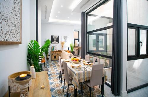 High-End Constitution Plaza Apartment - Malaga Center