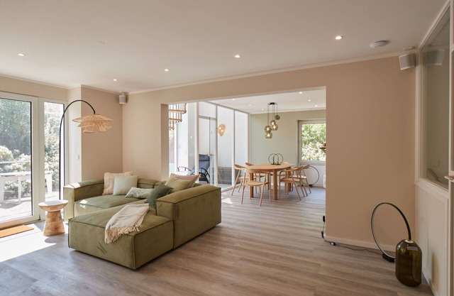 High-quality and light-flooded approx. 232 sqm smart home near the beach