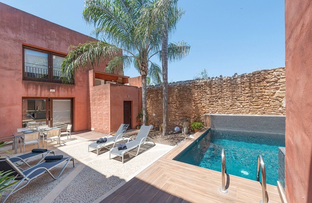 High-quality house with pool and sun terrace, in the old town of Alcudia.