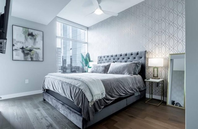 High-Rise Studio with King Bed. Free Parking!