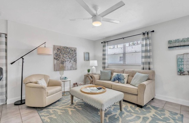 High speed Internet, Downtown, Beach Items & MORE