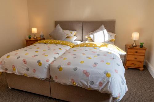 Highgate View Apartment
