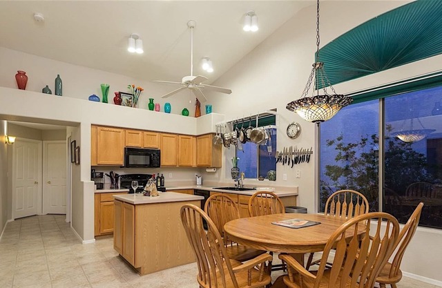 Highland Place 3 BR Home/ Superstition Springs