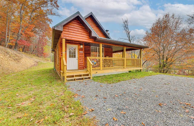 Hike & Fish: Marlinton Cabin w/Fire Pit & Views!
