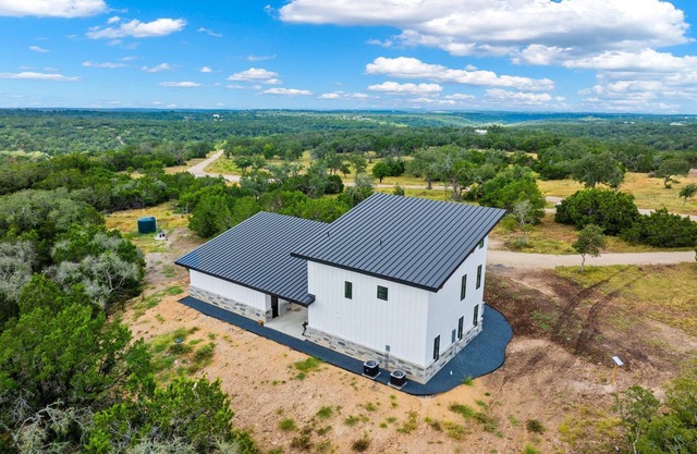 Hill Country Escape W/views Plus, Hot-tub and Pet Friendly!