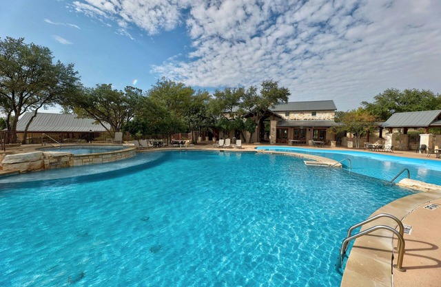 Hill Country Hideaway: The Hollows by Lake Travis