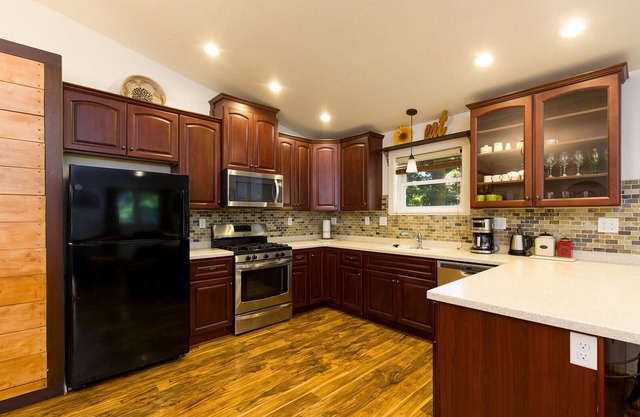 🏡 Hillcrest Hideaway- Tucked Away Cozy Comfort and Convenience 🌳