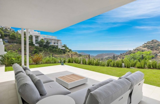 Hillside flat with pool by Costarentals - Ref M49