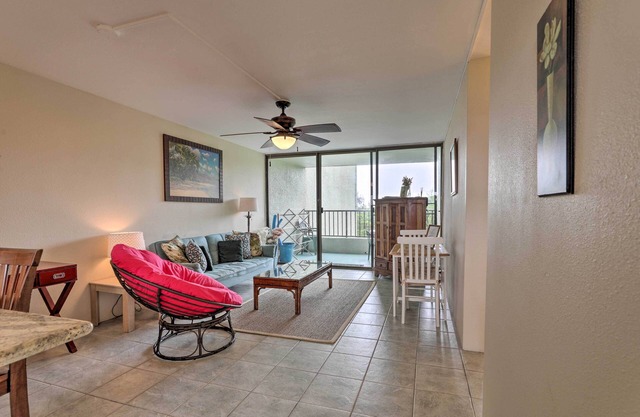 Hilo Condo w/Pool Steps from Carlsmith Beach Park