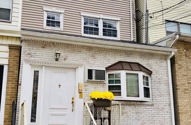 Hip private Flat in house overlooking Midtown Manhattan in Weehawken